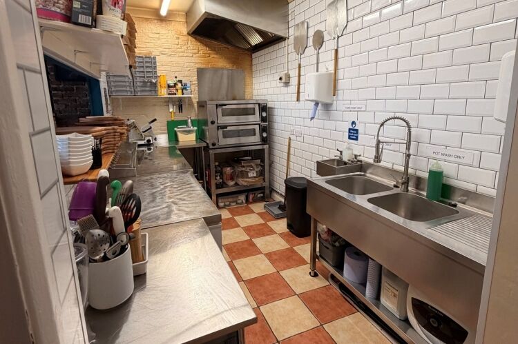 Established Pizza Restaurant - Brigg