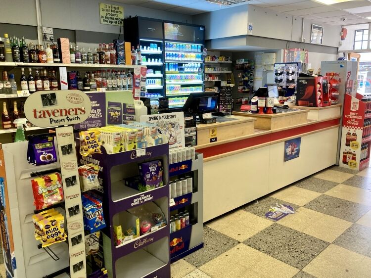 CONVENIENCE/INTERNATIONAL/HEALTHFOOD STORE Photo 6