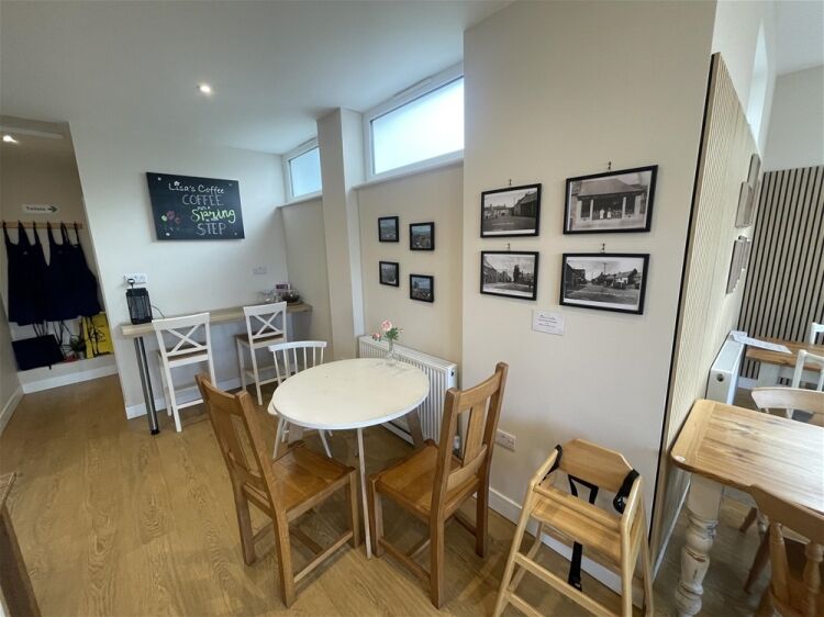 Popular Village Centre Café & Coffee Shop For Sale in Newton Abbot