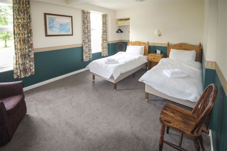 Richmond Arms Hotel Photo 6