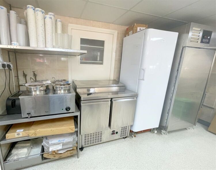 Spacious detached fish & chip shop, Wellingborough Photo 6