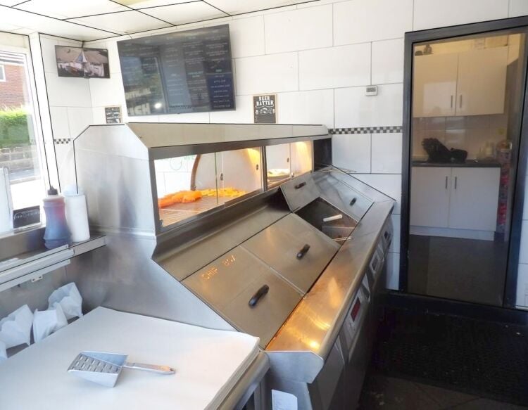 Established fish and chip shop trading just 3.5 days weekly in Horsforth, Leeds Photo 6