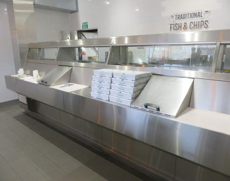 Immaculate fish & chip shop, superbly fitted & equipped throughout