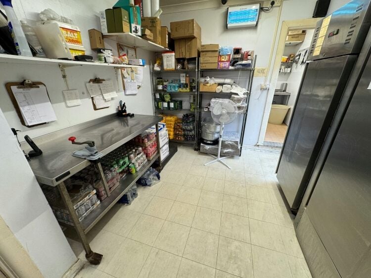Profitable Fish & Chip Shop and 3 Bedroom Self-Contained Flat Photo 6