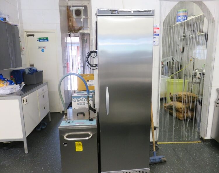Established fish & chip shop in affluent waterside town, closes 8.30 pm latest Photo 6
