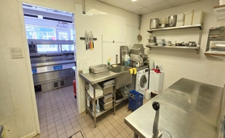 Recently closed well fitted/equipped fish & chip shop available with new lease in Poole