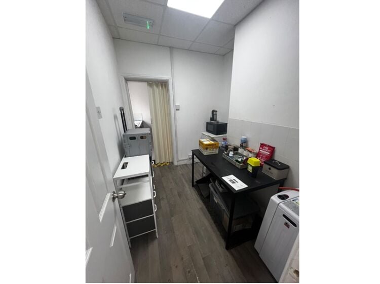STYLISH & ESTABLISHED BEAUTY STUDIO IN SALFORD