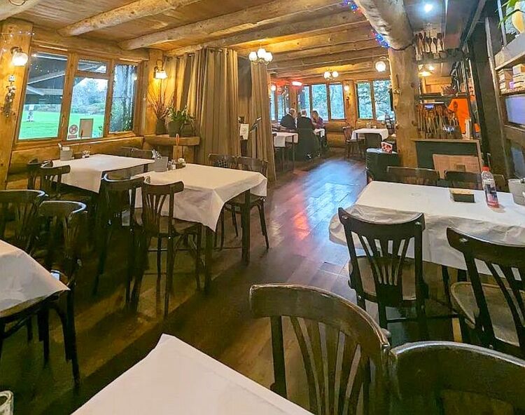 Exceptional uniquely styled & fully fitted & equipped completely unopposed Cafe. Photo 6