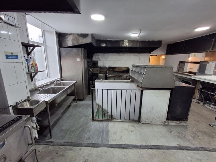 Vacant Unit For Sale in Huddersfield Photo 6