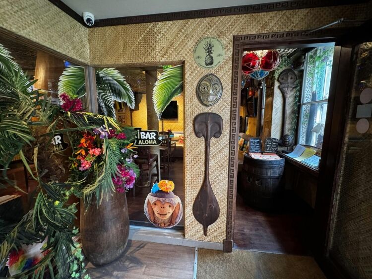Tiki Bar & Darts Den for sale in Glasgow City Centre with cocktails, Thai cuisine, and darts. Photo 6