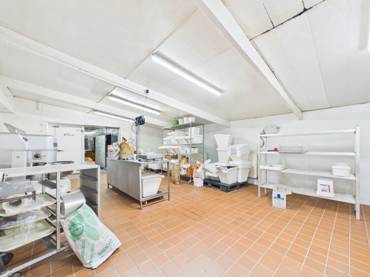 Established Freehold Bakery With Extensive Premises In Torrance