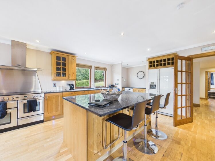 Established luxury lodge business in sought-after Loch Lomond Photo 6