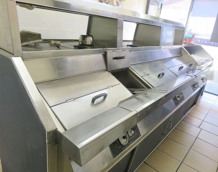 Established fish & chips takeaway with no deliveries and having 3 bedroom accommodation Photo 6