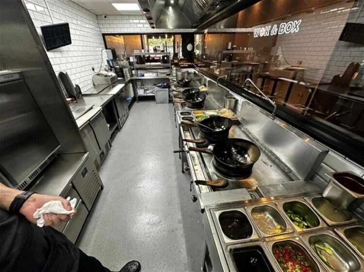 LEASEHOLD CHINESE STREET BRANDED RESTAURANT & TAKEAWAY BUSINESS
FRANCHISE OPPORTUNITY