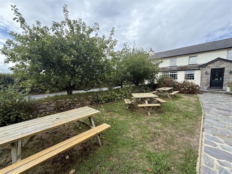 Well-known Countryside Freehouse Set In Large Grounds For Sale in Newton Abbot Photo 6