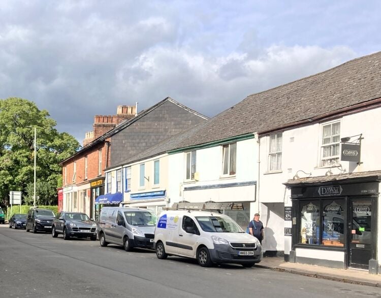 INVESTMENT PROPERTY/DEVELOPMENT OPPORTUNITY/EMPTY RETAIL PREMSIES Photo 6