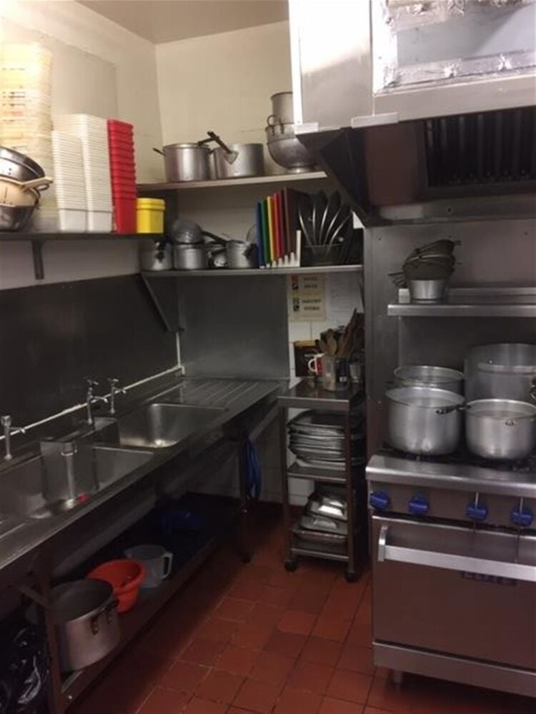 Long Leasehold Italian and Hot Food Takeaway with Accommodation – Chorley