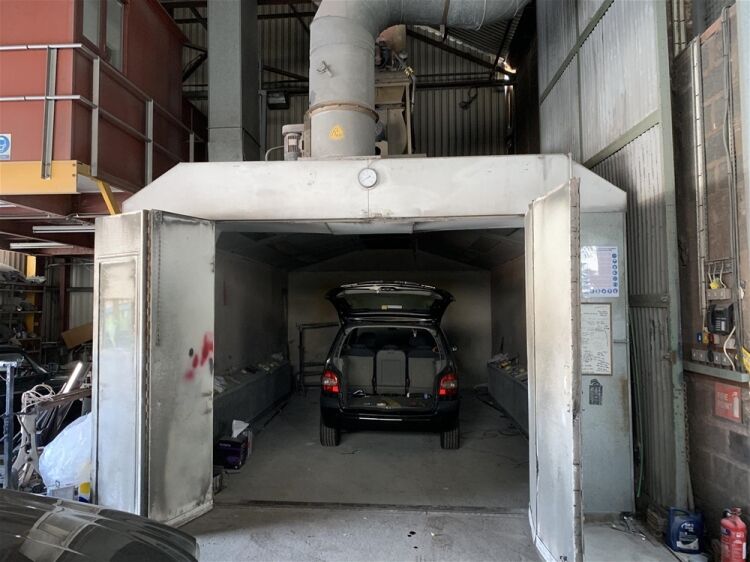 FREEHOLD COMMERCIAL VEHICLE ACCIDENT REPAIRS CENTRE IN WOLVERHAMPTON