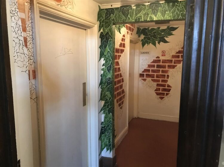 POPULAR PUBLIC HOUSE & FUNCTION VENUE WITH ROOMS IN HAMPSHIRE