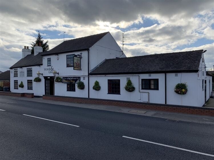 CHARMING FREE OF TIE VILLAGE PUBLIC HOUSE & RESTAURANT NEAR DONCASTER