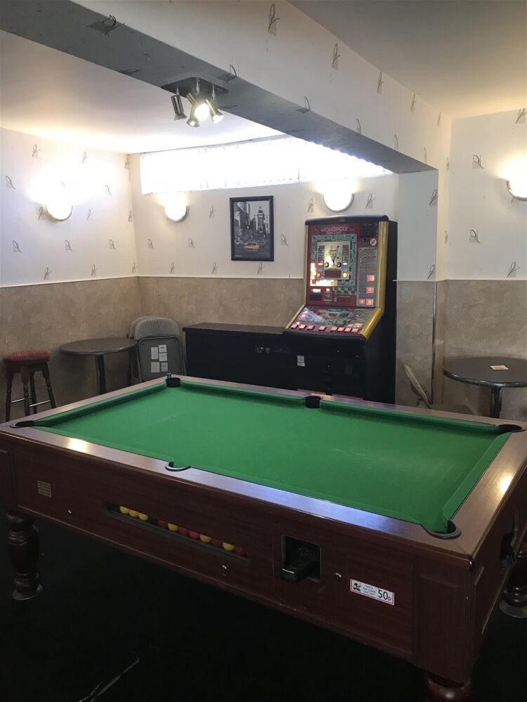FREEHOLD PUBLIC HOUSE & FUNCTION VENUE IN ARMADALE TOWN CENTRE