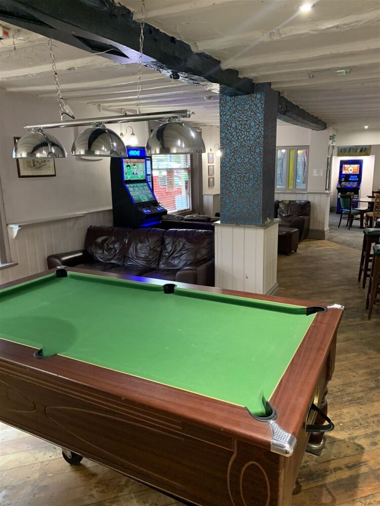 IMPRESSIVE PUBLIC HOUSE/RESTAURANT & HOTEL IN CHATTERIS TOWN CENTRE