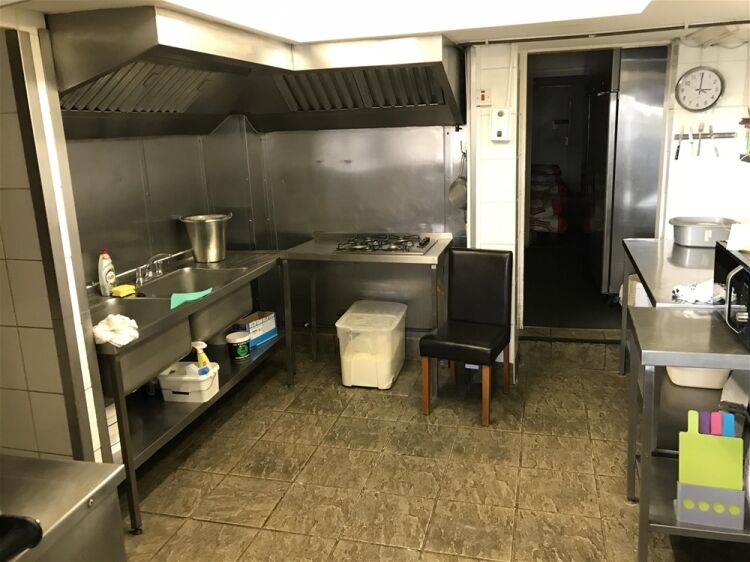 OUTSTANDING FISH BAR & RESTAURANT IN EVESHAM TOWN CENTRE