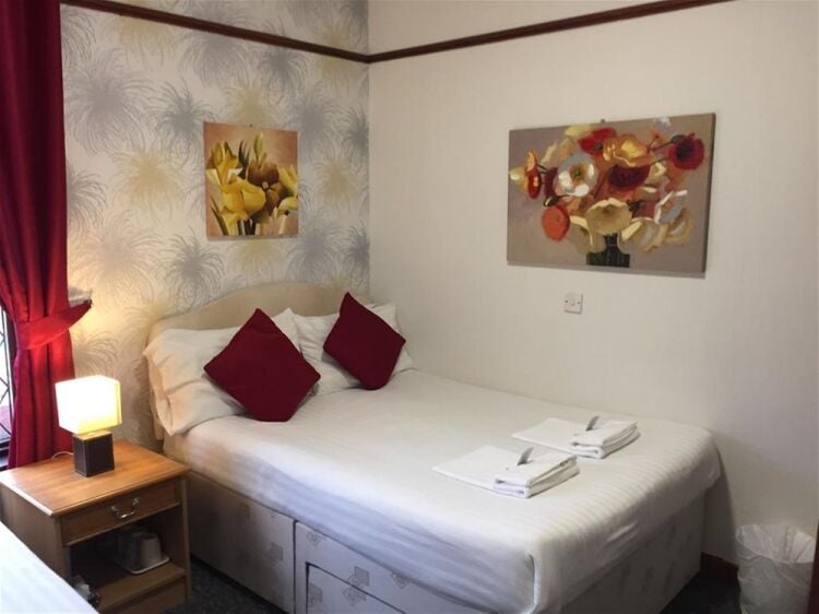 LICENSED FREEHOLD BED & BREAKFAST GUEST HOUSE IN BLACKPOOL Photo 7