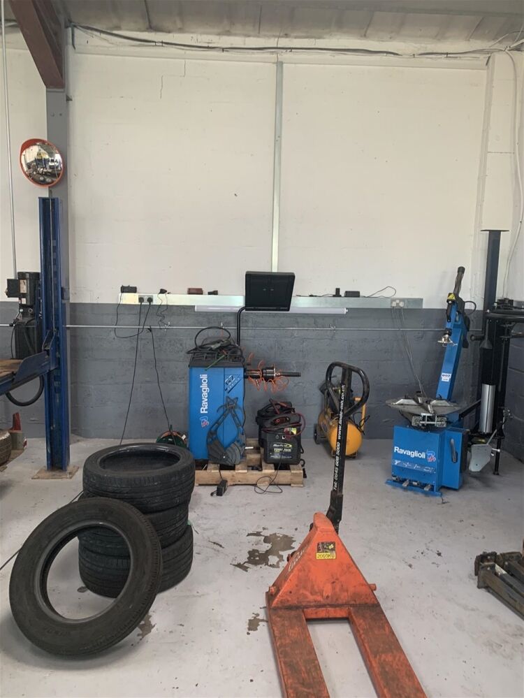 MOT TESTING & REPAIRS CENTRE IN GLENROTHES