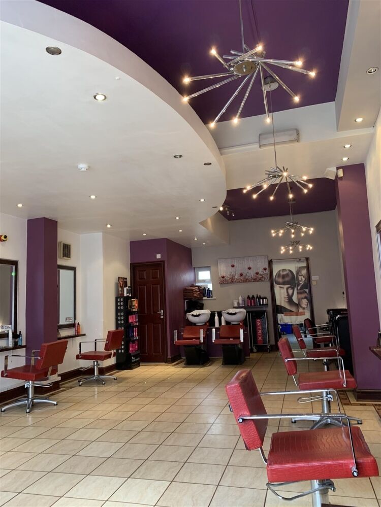 STYLISH UNISEX HAIR SALON ON GOLBORNE HIGH STREET