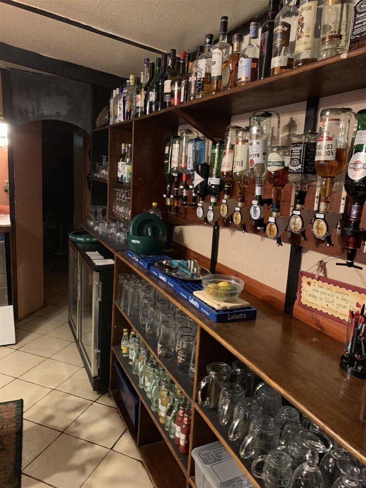 STUNNING FREEHOLD VILLAGE PUBLIC HOUSE & RESTAURANT NEAR HUNTINGDON
