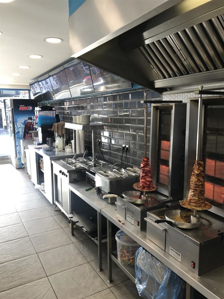 STUNNING FISH & CHIP RESTAURANT & FASTFOOD TAKEAWAY ON ALFRETON HIGH STREET