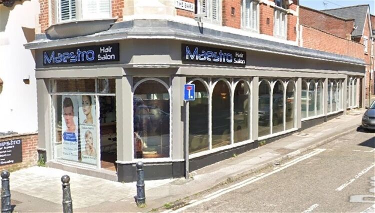 SUPERB UNISEX HAIR & BEAUTY SALON IN GUILDFORD TOWN CENTRE Photo 7