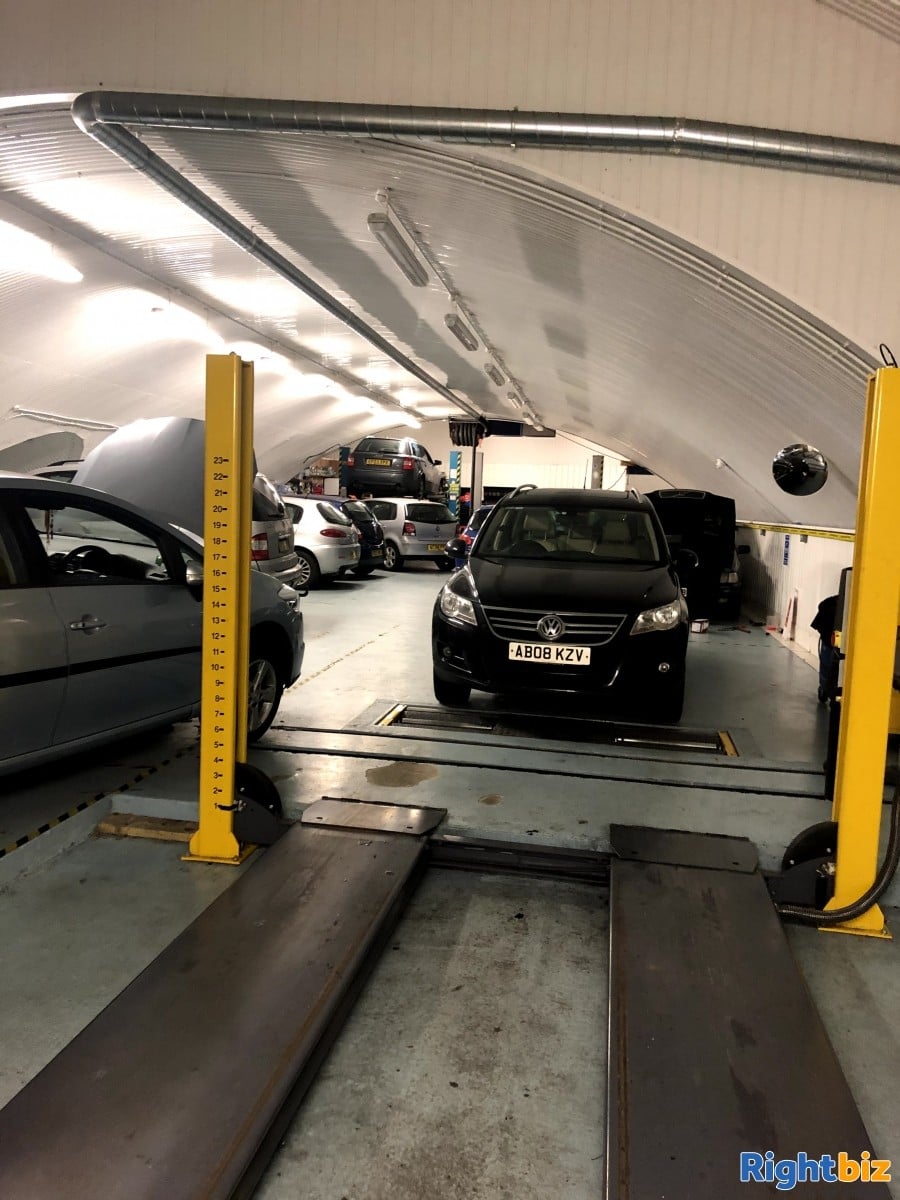 MOT & Car Servicing Centre in Hackney, North - East London