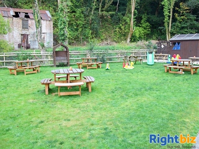 SWANSEA VALLEY - ATTRACTIVE COTTAGE STYLE PUB & RESTAURANT LET AS INVESTMENT PRODUCING YIELD OF 8.6% Photo 7