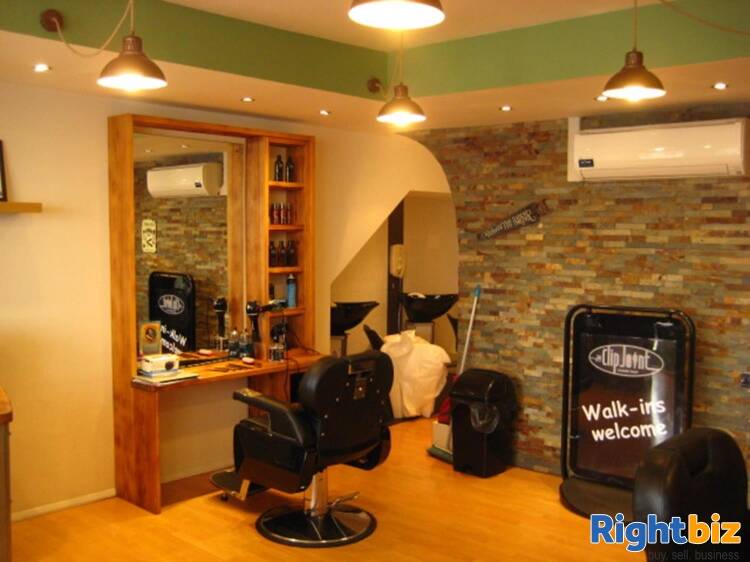 Leasehold Barbers & Ladies Hair Salon Located In Bude Photo 7