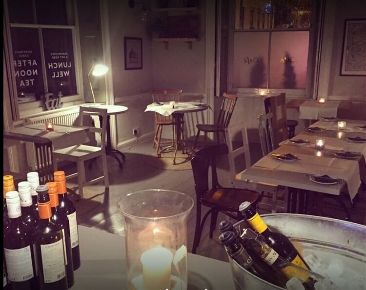 SUPERB COFFEE SHOP & WINE BAR WITH HUGE POTENTIAL IN CALNE/WILTS Photo 7