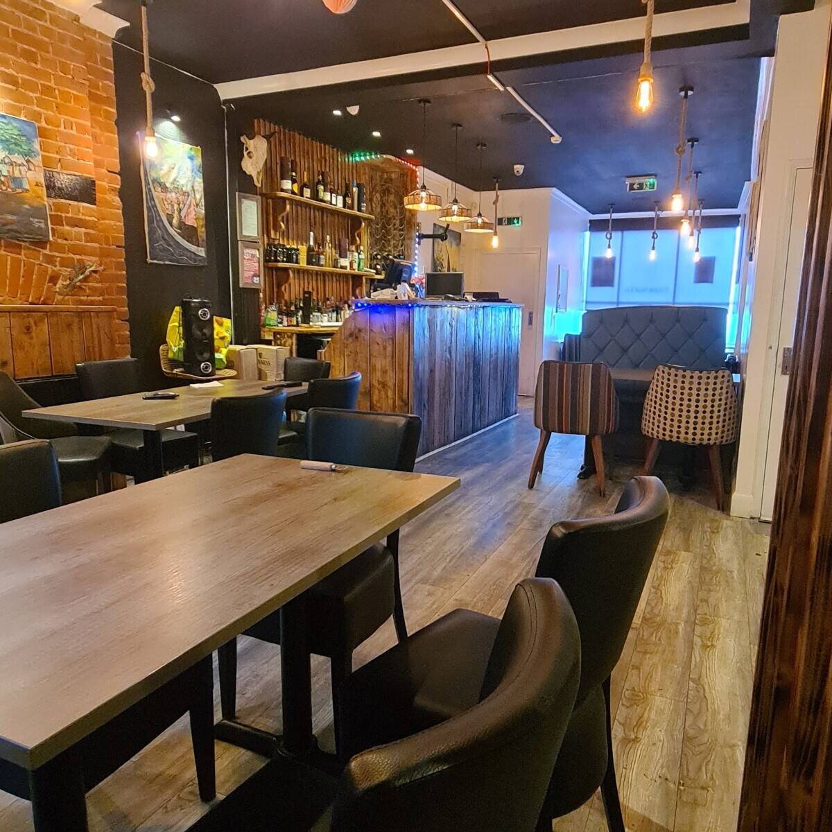 Leasehold Well Equip and furnished restaurant Business for sale Photo 7
