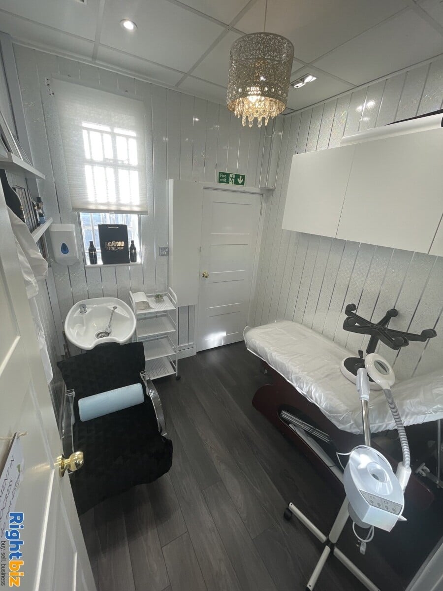 Beauty Salon for Sale in High Wycombe Photo 6