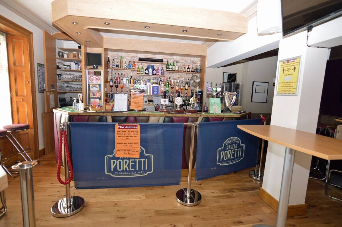 NORTHUMBERLAND - BEAUTIFULLY PRESENTED PUBLIC HOUSE Photo 7