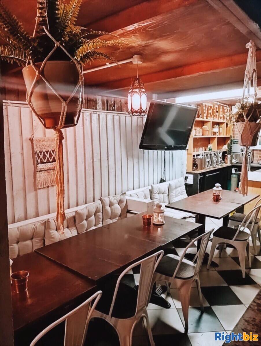 Very Well Established Restaurant with 2 bedroom apartment for Sale in Oxford, Cowley Road
