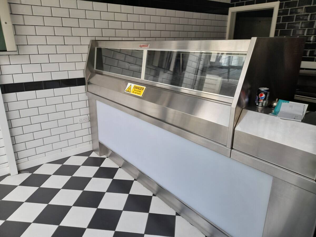 SOUTH WALES-  TOWN CENTRE REFURBISHED FISH BAR Photo 7