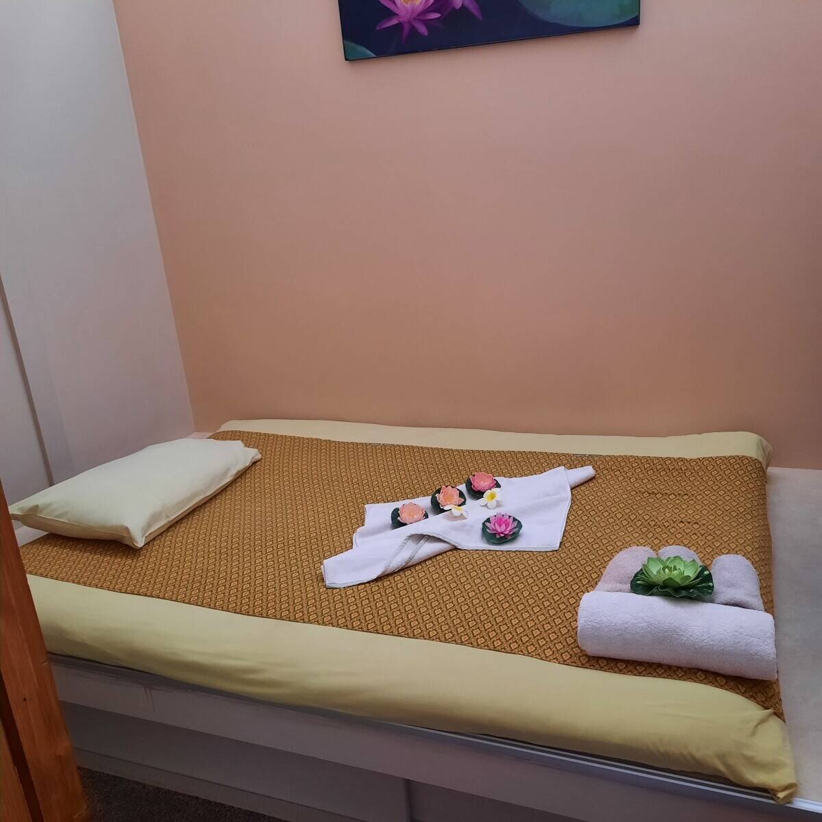 Leasehold Thai massage shop