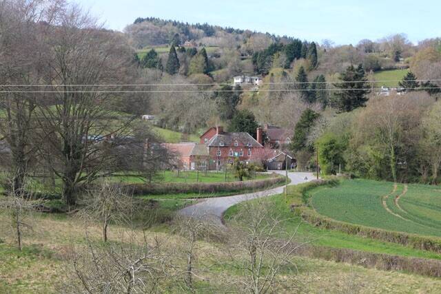 HEREFORDSHIRE ICONIC FISHERMAN'S HOTEL/INN