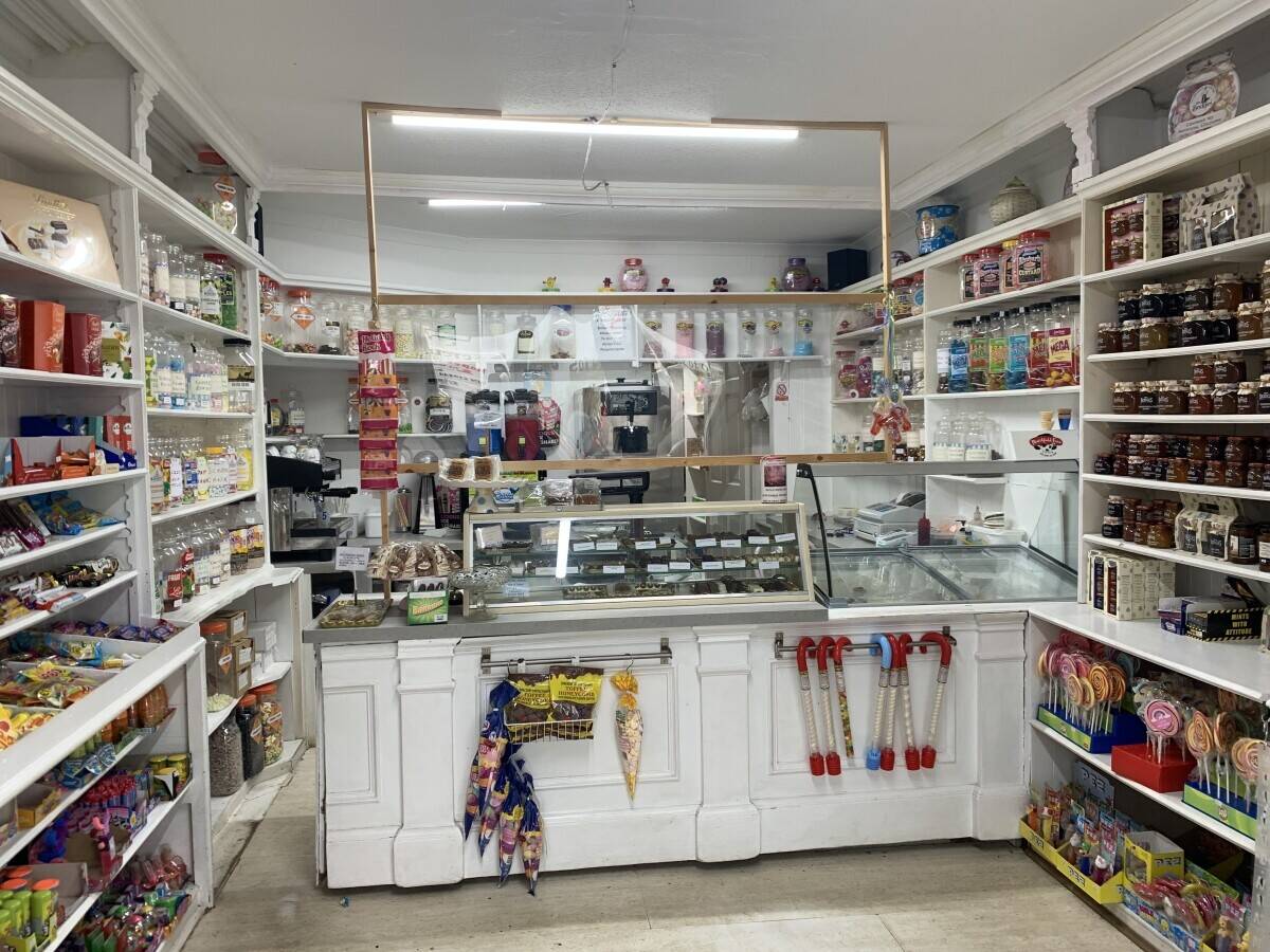 Sweetshop in Millport for sale Photo 7