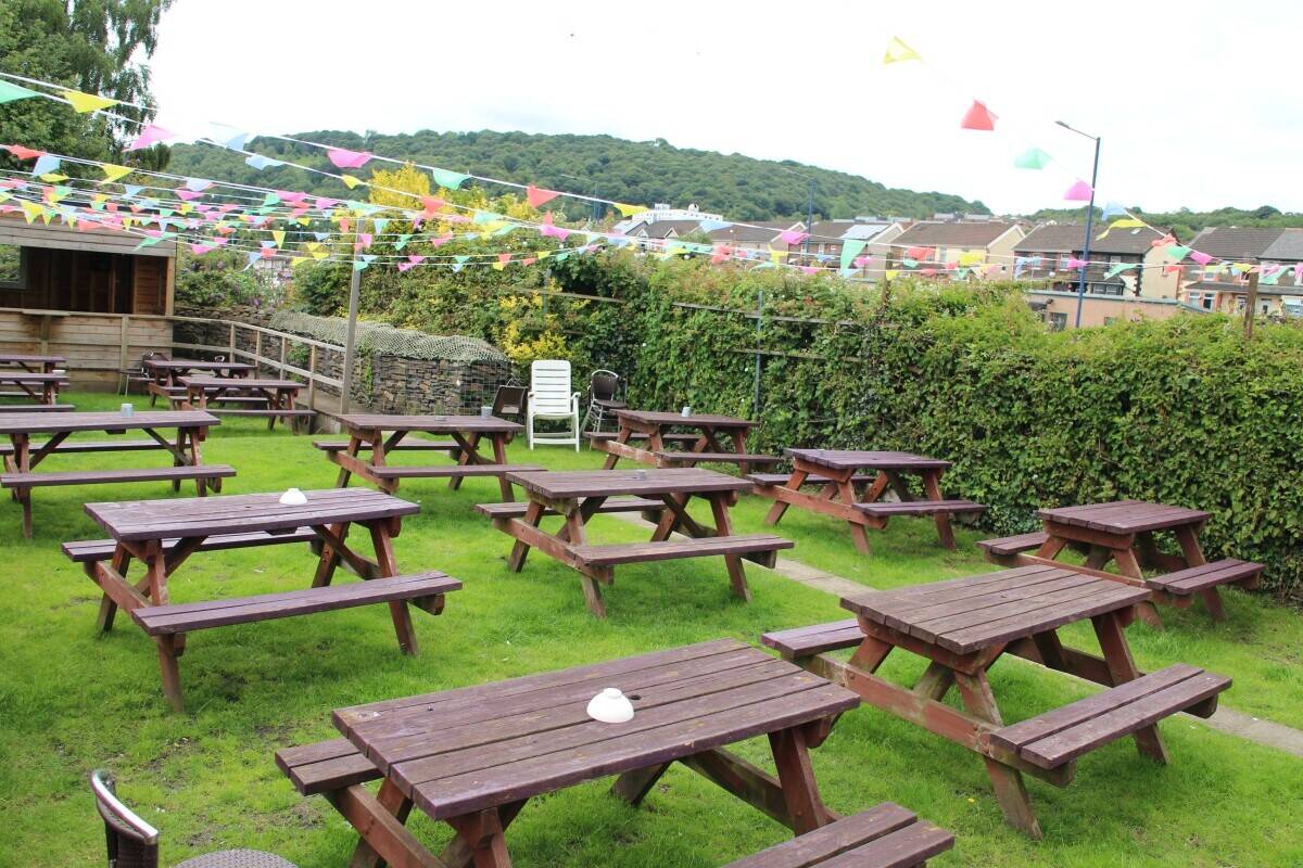 SOUTH WALES UNIVERSITY TOWN - HIGH TRADING FREEHOUSE Photo 7