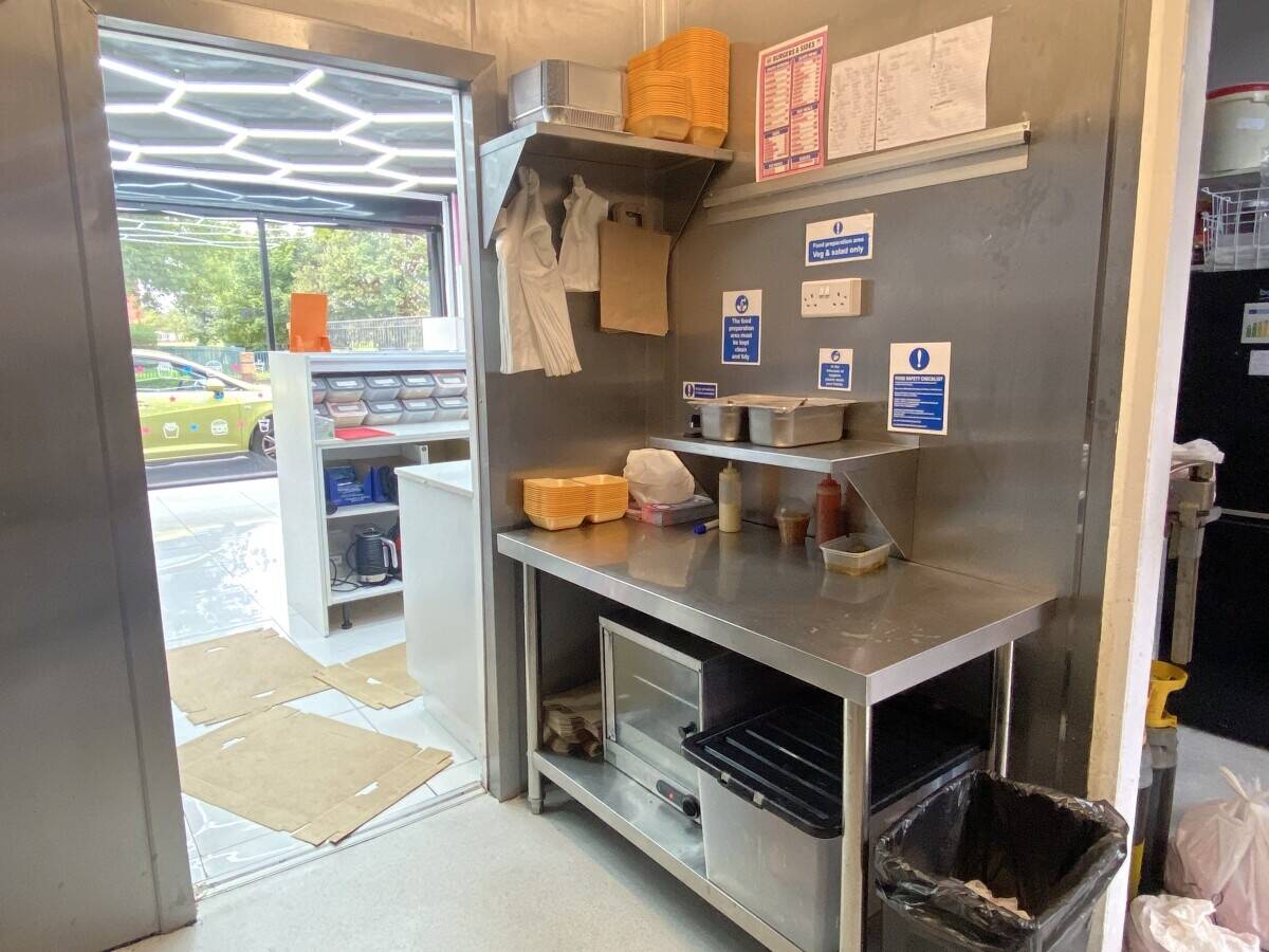 CHEAP QUICK SALE!! American Diner For Sale, Heart of Bury