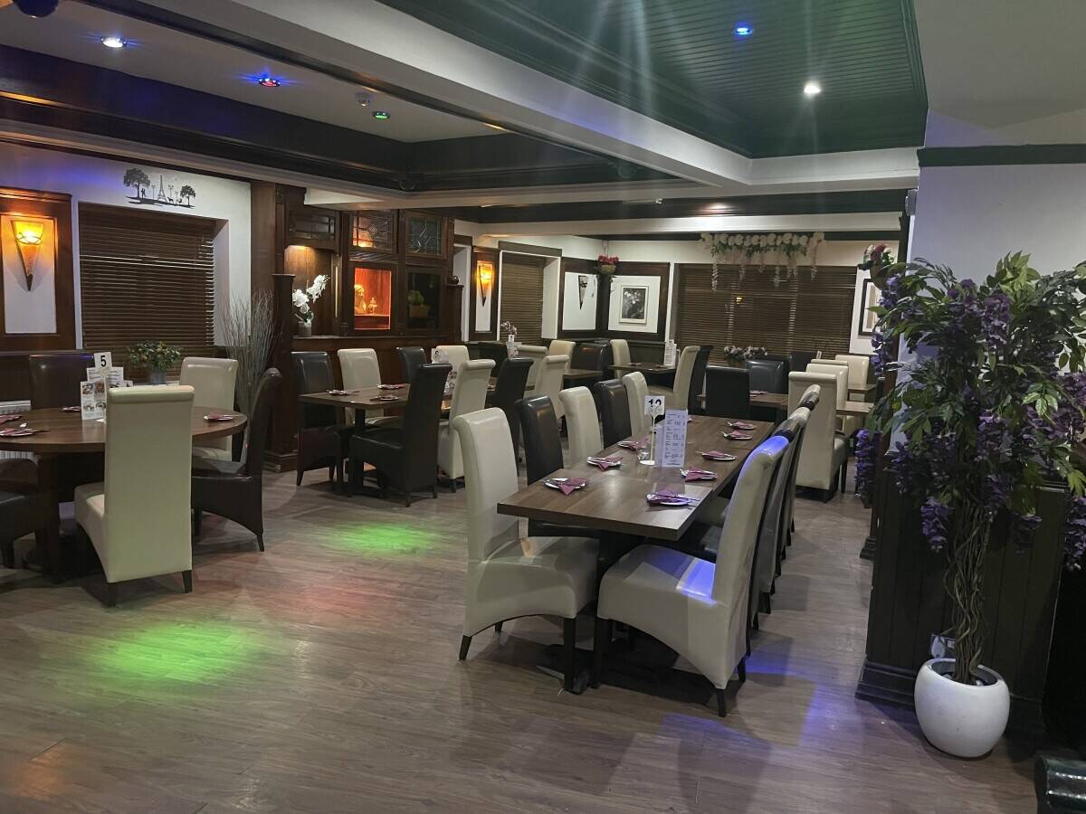 Restaurant for sale in Aintree - 5 bedroom flat incl. Photo 5