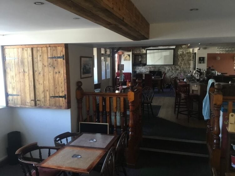 Free Of Tie Pub With Accommodation - South Lakes