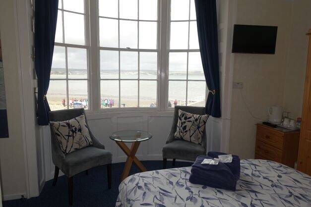 High Turnover Guest House with views to the harbour or sea from all rooms Photo 7